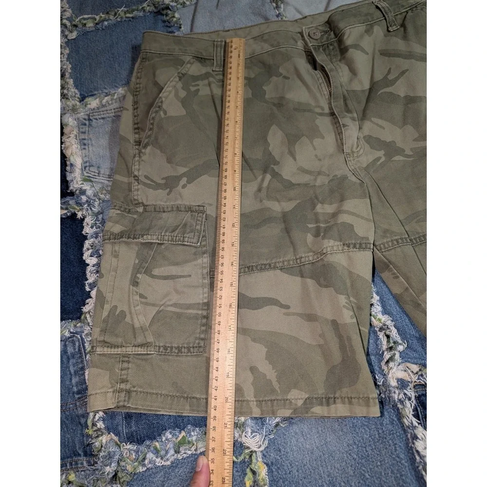 Wrangler‎ Camouflage Shorts Cargo Men's Size 40 Pockets Outdoors Relaxed Fit